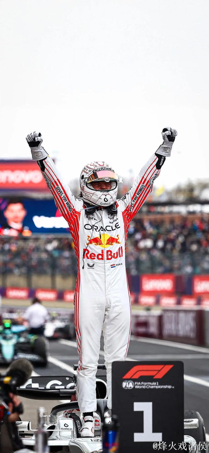 F1奥地利站：维斯塔潘退赛，诺里斯从杆位出发摘冠